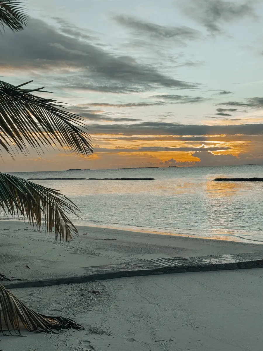 Baros Malediven Sonnenuntergang am Meer